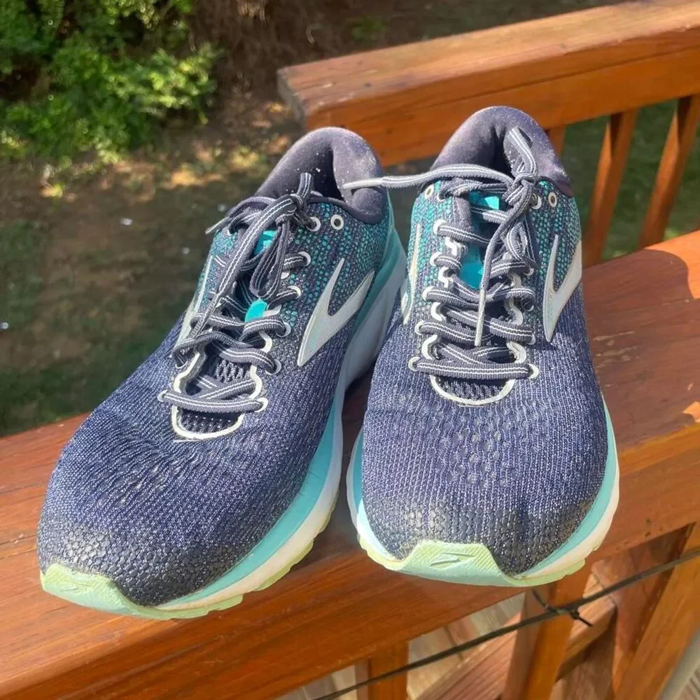 Brooks  Ghost 11 Women's 11 Blue Turquoise white Running Shoes